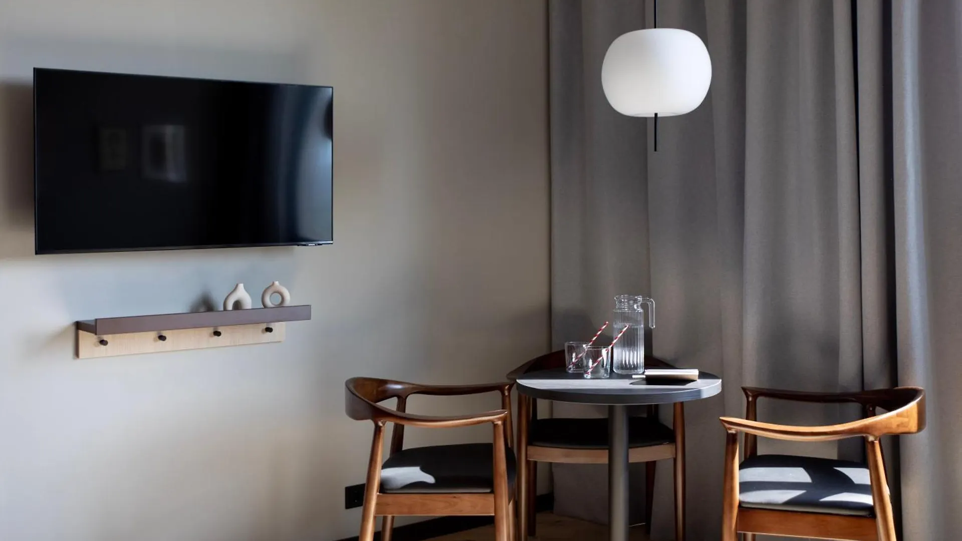 Bob W Amsterdam Noord Aparthotel