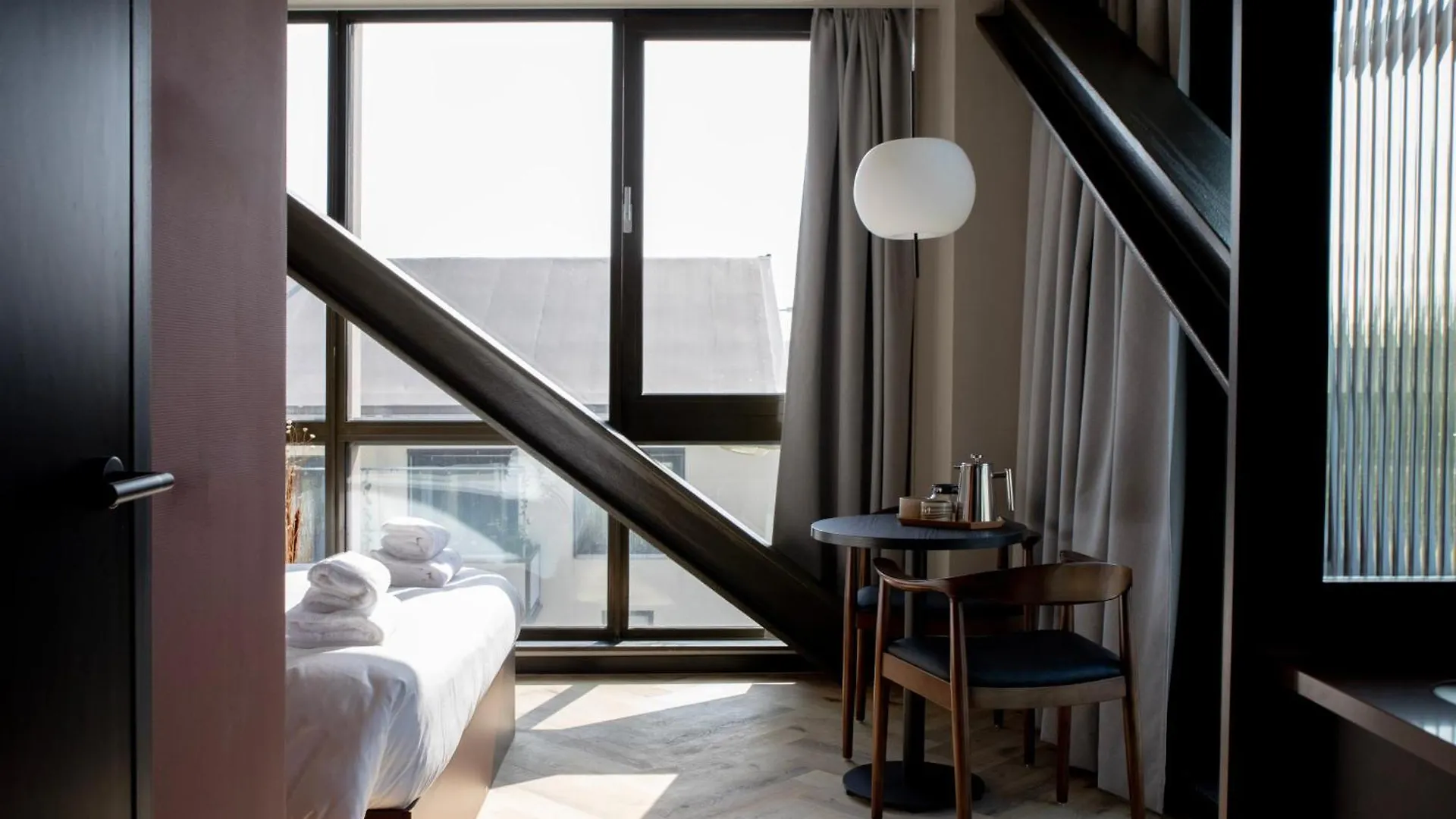 Bob W Amsterdam Noord Aparthotel