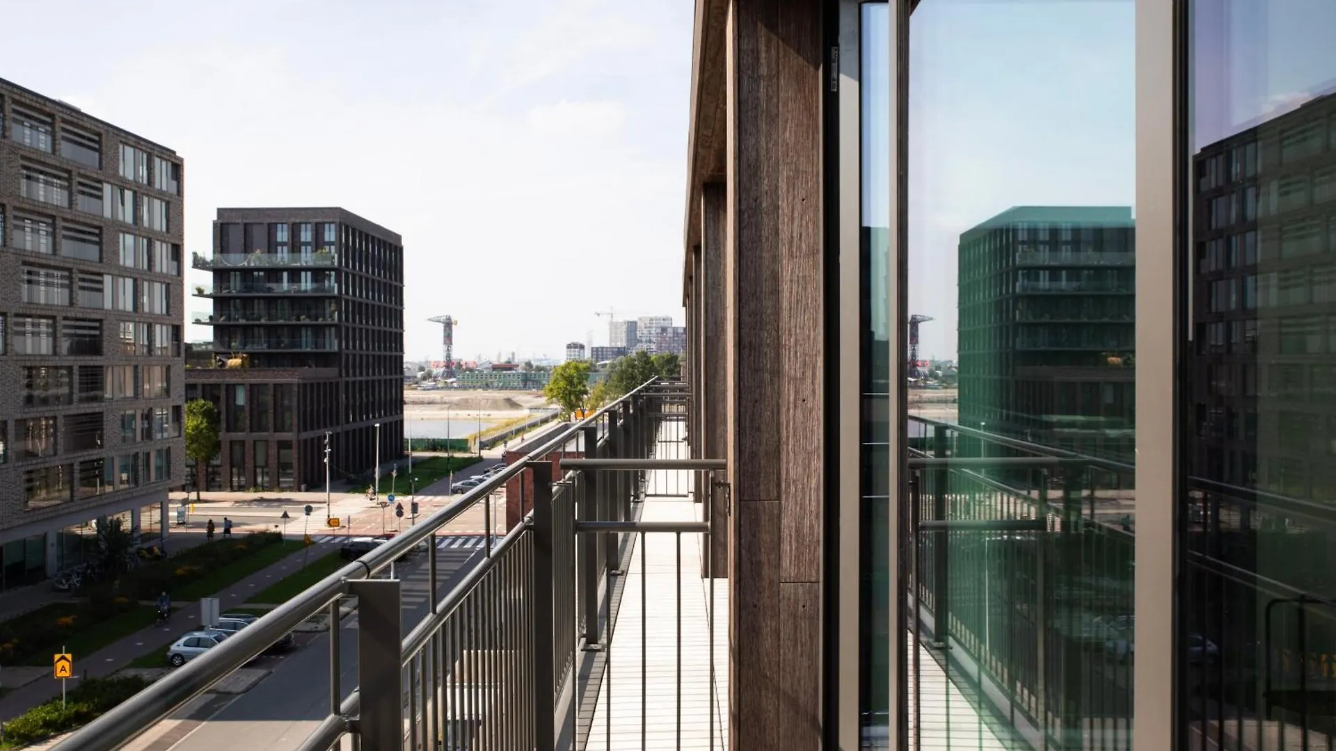 Aparthotel Bob W Amsterdam Noord 4*,