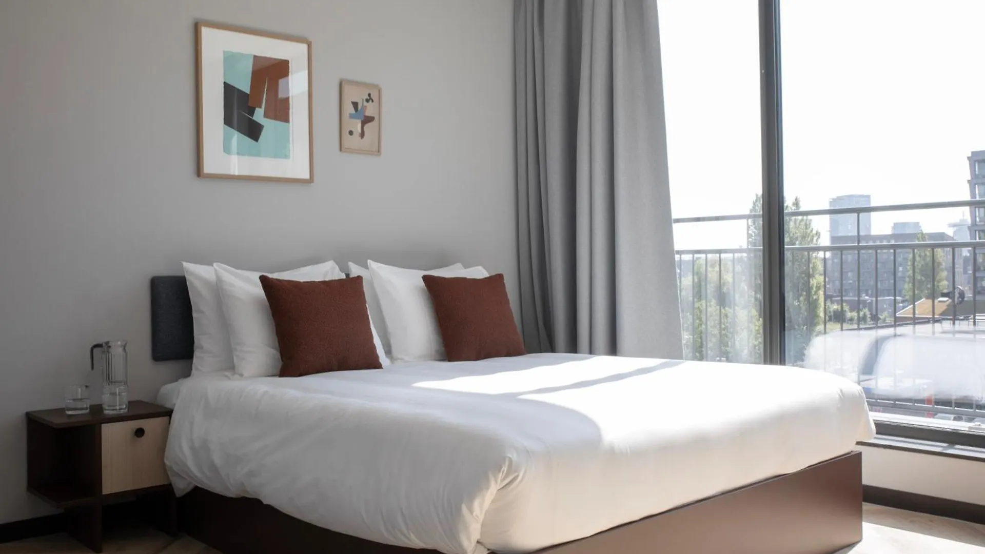 Bob W Amsterdam Noord Aparthotel